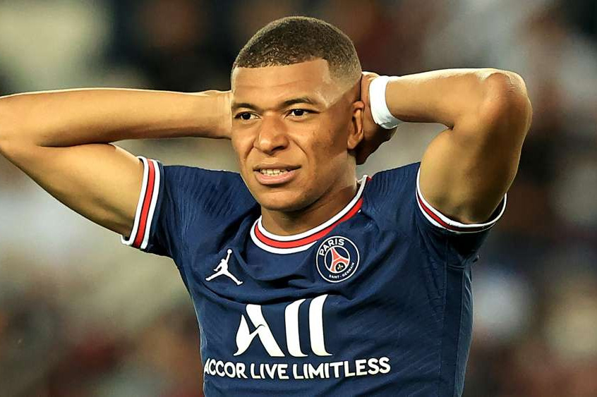 اسطوره فرانسه: باید بیشتر به امباپه احترام بگذارند/ امیدوارم پیشنهاد رئال مادرید را رد کند