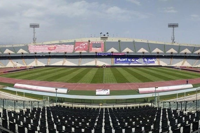 استفاده از سکوها برای طرح های هواداری در دربی 50-50 شد/ تست دوپینگ بعد از برگزاری بازی