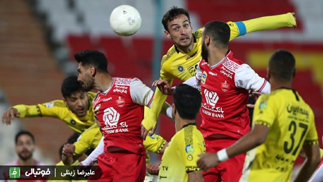 گزارش روز؛ بازی سپاهان و پرسپولیس زیر سایه کرونا