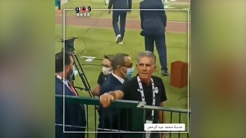 درگیری کارلوس کیروش با هوادار مصر بعد از شکست به نیجریه