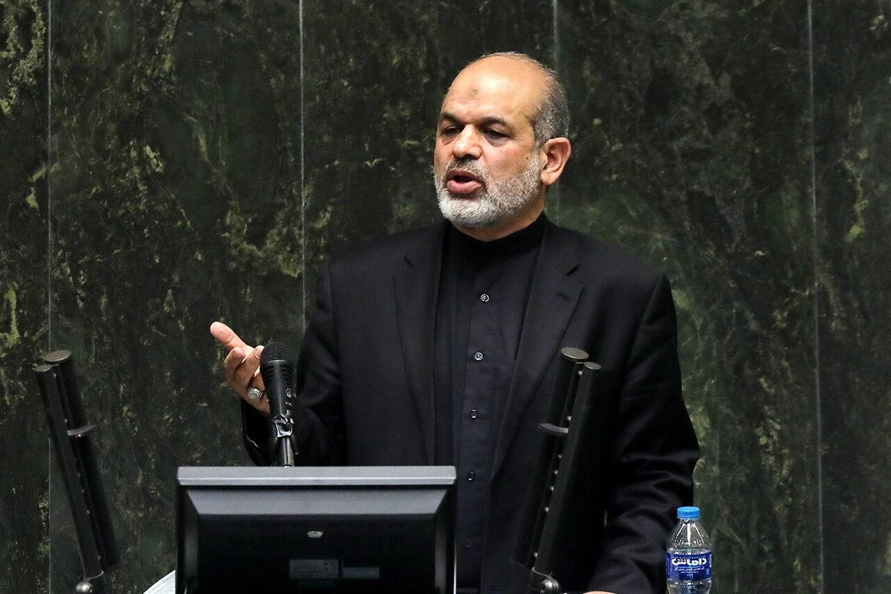 وزیر کشور: حضور تماشاگران در بازیهای تیم ملی قطعی است