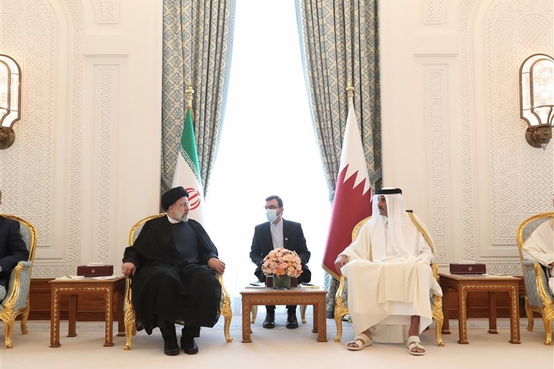 پیراهن تیم ملی فوتبال قطر به رئیس جمهور ایران اهدا شد(عکس)
