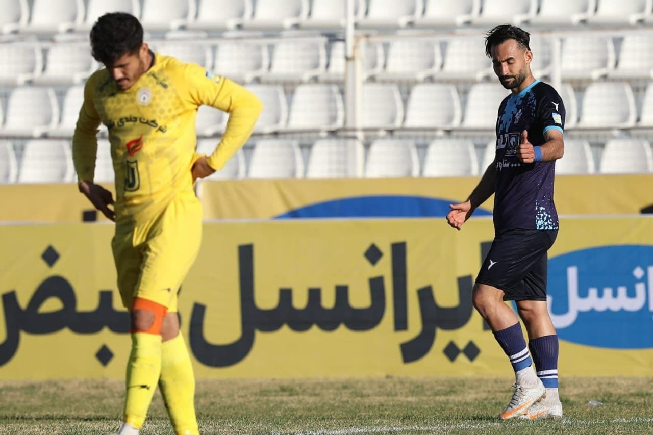 حرکت جوانمردانه بازیکن پیکان در دیدار با فجر