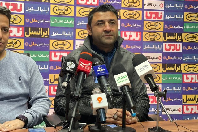 مربی آلومینیوم: کادر فنی در صف آخر این برد قرار دارد