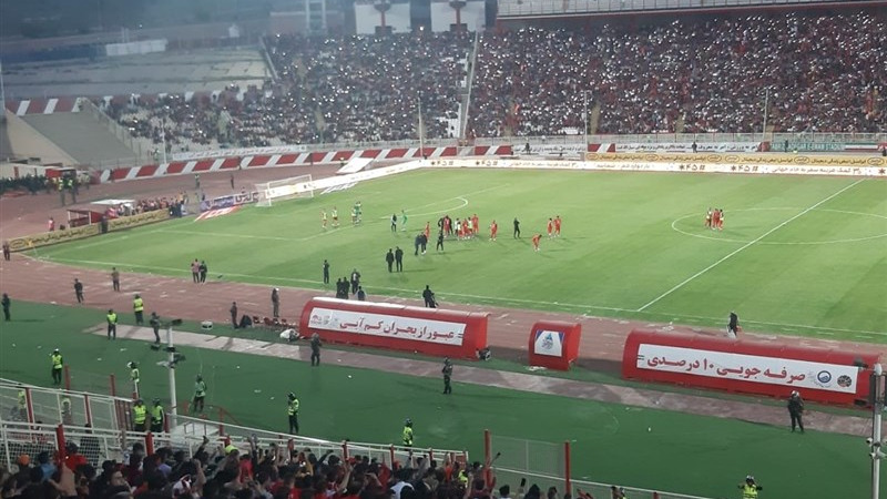 رسمی؛ با اعلام ناظر بازی دیدار دو تیم تراکتور و پرسپولیس نیمه تمام ماند