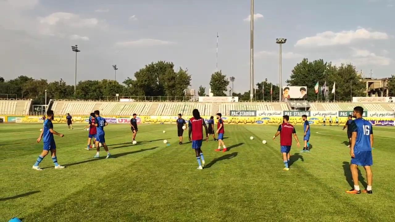 اختصاصی/ گرم کردن بازیکنان پیکان و مس رفسنجان پیش از بازی