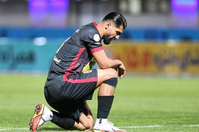 اسدی و پرسپولیس به بن‌بست رسیدند/ هافبک سرخ‌ها در آستانه پیوستن به فولاد