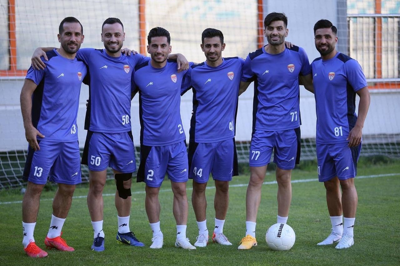 عکس؛ یک استقلالی در جمع پرسپولیسی‌های فولاد