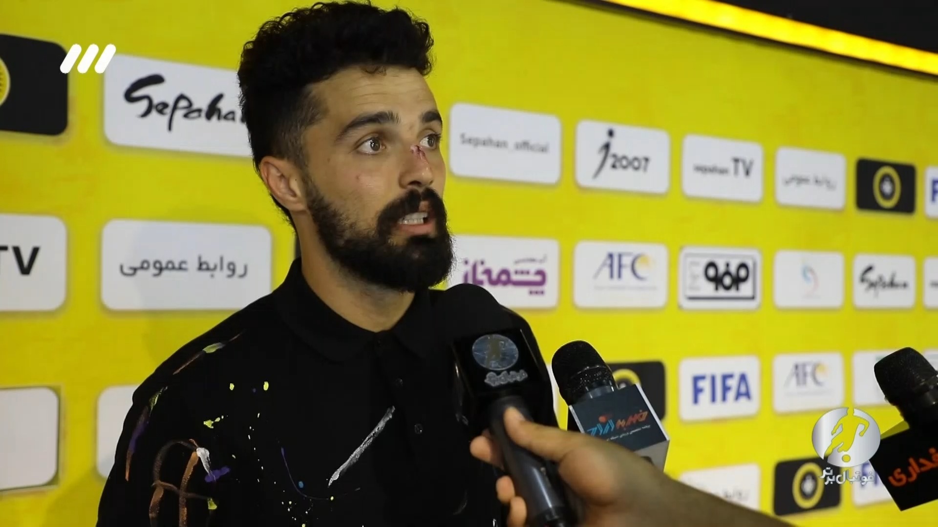 فوتبال برتر / حواشی بازی سپاهان 4-2 تراکتور