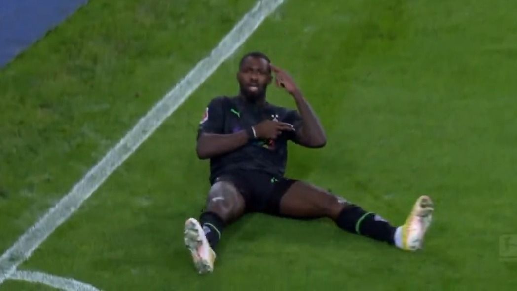گل سوم مونشن گلادباخ به دورتموند (تورام)