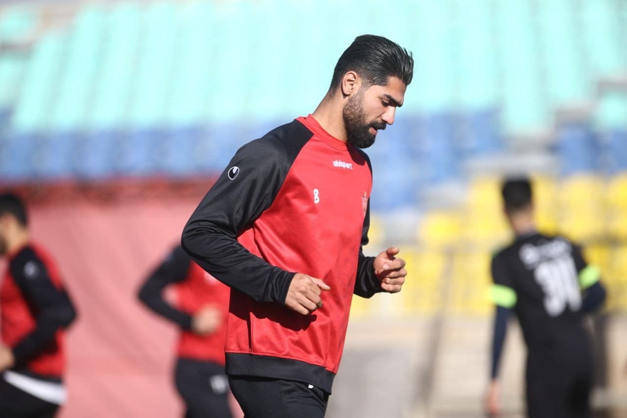 علیرغم یک نیم فصل ضعیف؛ اسدی در پرسپولیس میماند