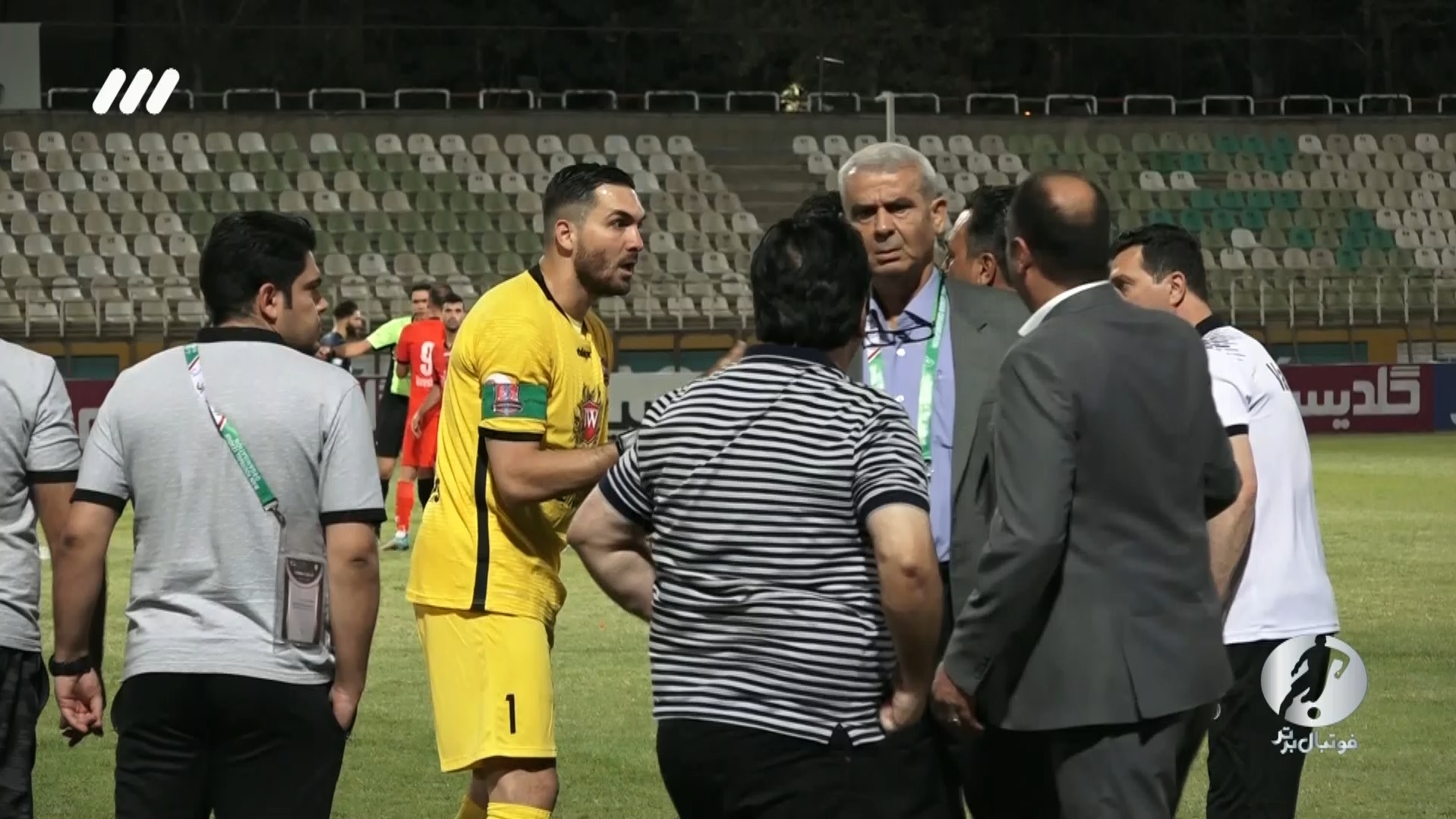 فوتبال برتر / حواشی بازی پیکان 0-0 نساجی