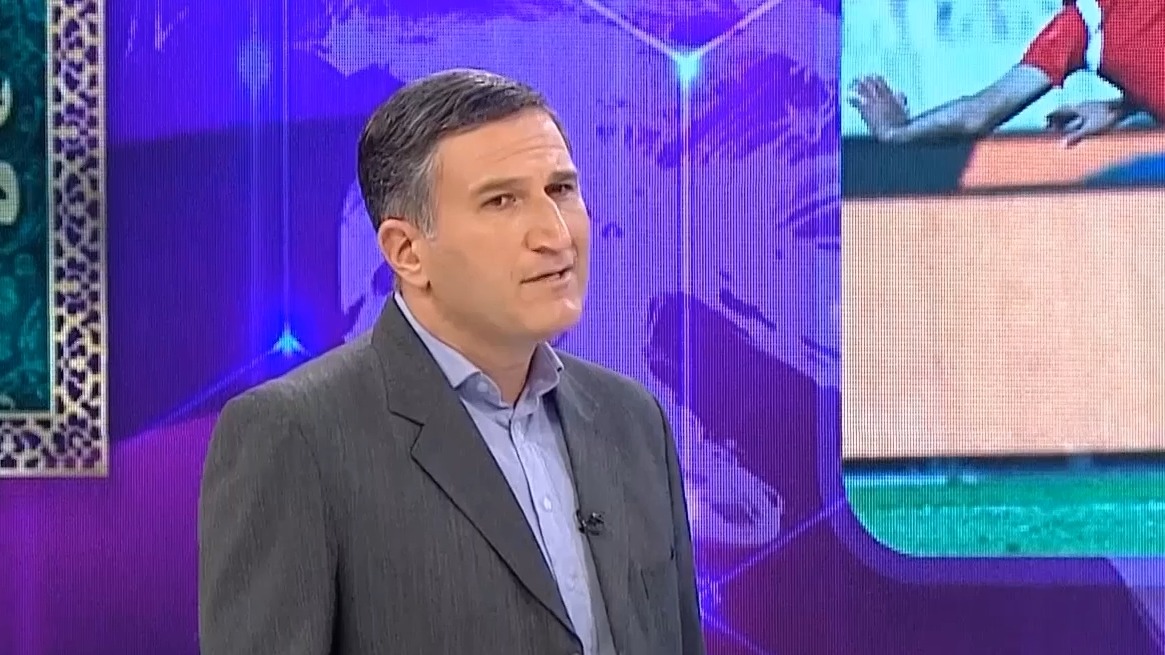 اکبریان: با فرهاد مجیدی اختلاف سلیقه داشتیم که حل شد ، در بازی استقلال و نفت آبادان کمک داور به اشتباه اوت گرفت و من تقصیری نداشتم