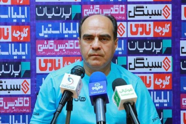 عالمی: برای هدایت تیم ملی به مربی داخلی اعتماد کنید