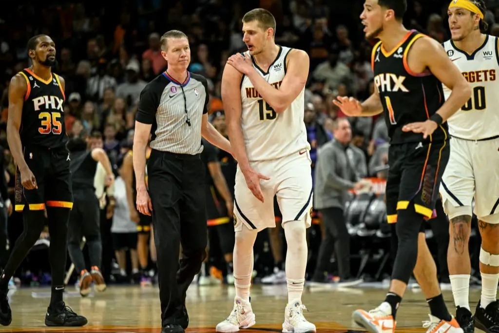 پلیآف NBA/ آتش بازی هاردن، فیلادلفیا را به سری برگرداند