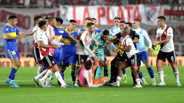 مجله فوتبال/ حواشی بازی ریورپلاته 1-0 بوکاجونیوز