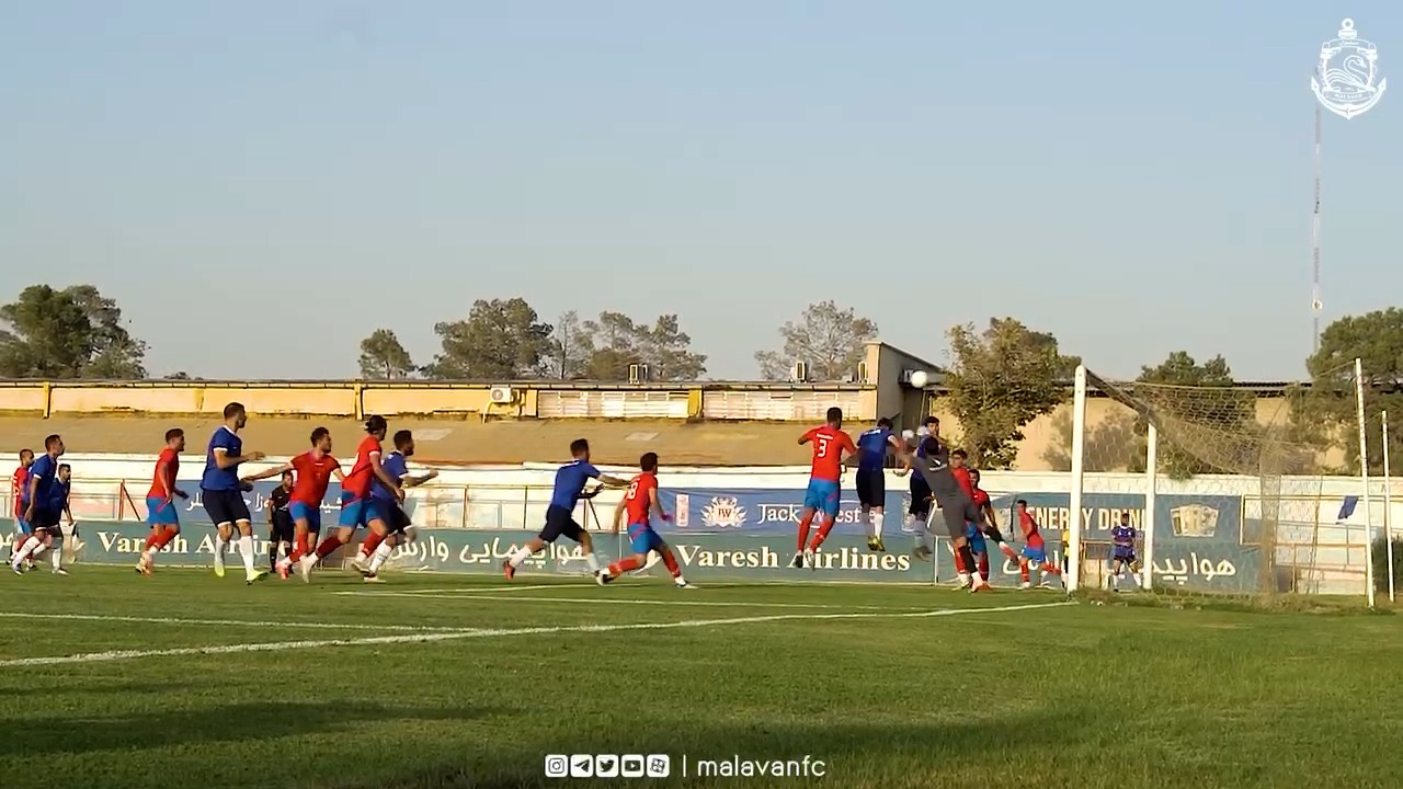 تک گل ملوان مقابل نساجی قائمشهر در دیدار دوستانه