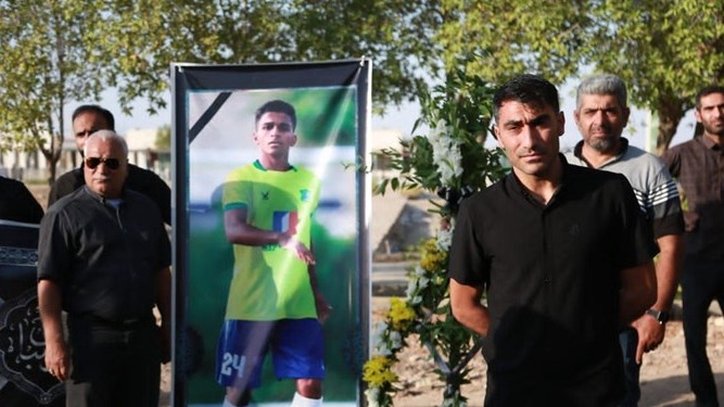 تشییع پیکر بازیکن نفت آبادان با حضور مدافع پرسپولیس (عکس)