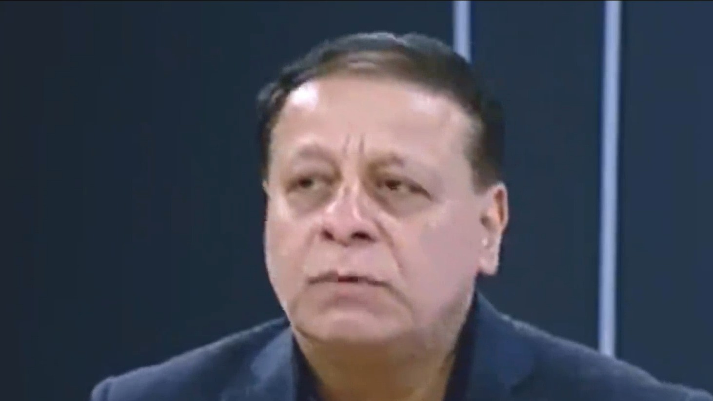 ساکت: در جلسه موضوع پرداخت مالیات بازیکنان توسط باشگاه سپاهان بود که واقعیت ندارد/ موضوع قرارداد ارزی یکی دو بازیکن بود که این هم واقعیت ندارد و فقط در قرارداد یکی دو بازیکن بندی بود که اگر قیمت ارز از یک عددی بالاتر رفت، مبلغ قرارداد بالاتر برود