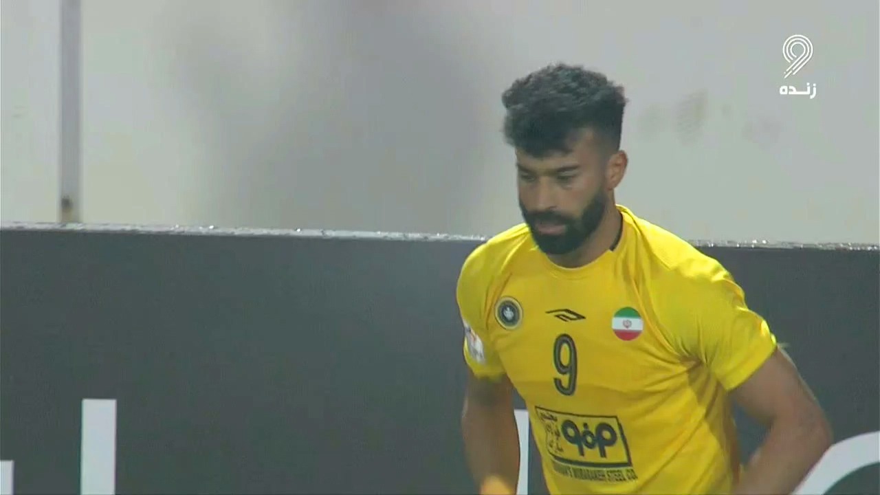 گل اول سپاهان به آلمالیق (رامین رضاییان - از روی نقطه کرنر)