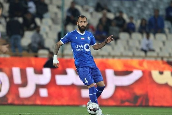 چشمی: اگر پرسپولیسیها مرد هستند به باشگاه خودشان کمک کنند و از آپشنها بگذرند!