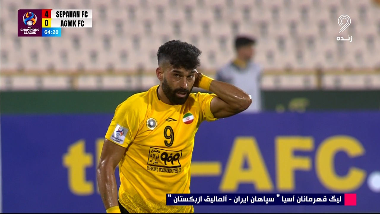 اخراج مستقیم بازیکن آلمالیق به دلیل بی اخلاقی و خطا روی رامین رضاییان