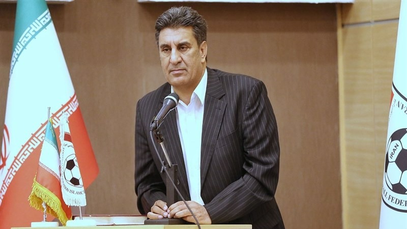 صحبت های خداداد افشاریان درباره VAR تلفنی در بازی نفت آبادان و آلومینیوم اراک