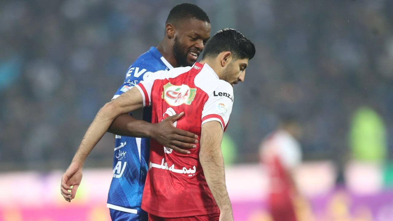 بازی کامل پرسپولیس 1-1 استقلال (1 سال پیش در چنین روزی/ گل دقیقه 97 یامگا و شادی جنجالی نکونام در دربی 102)
