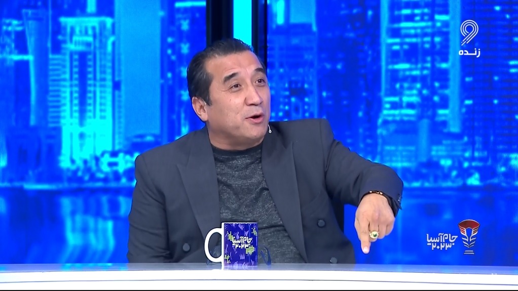 جام آسیا 2023/ ادامه جدال لفظی خیابانی و خداداد عزیزی درباره تساوی کره جنوبی مقابل مالزی با حضور عبدالله ویسی