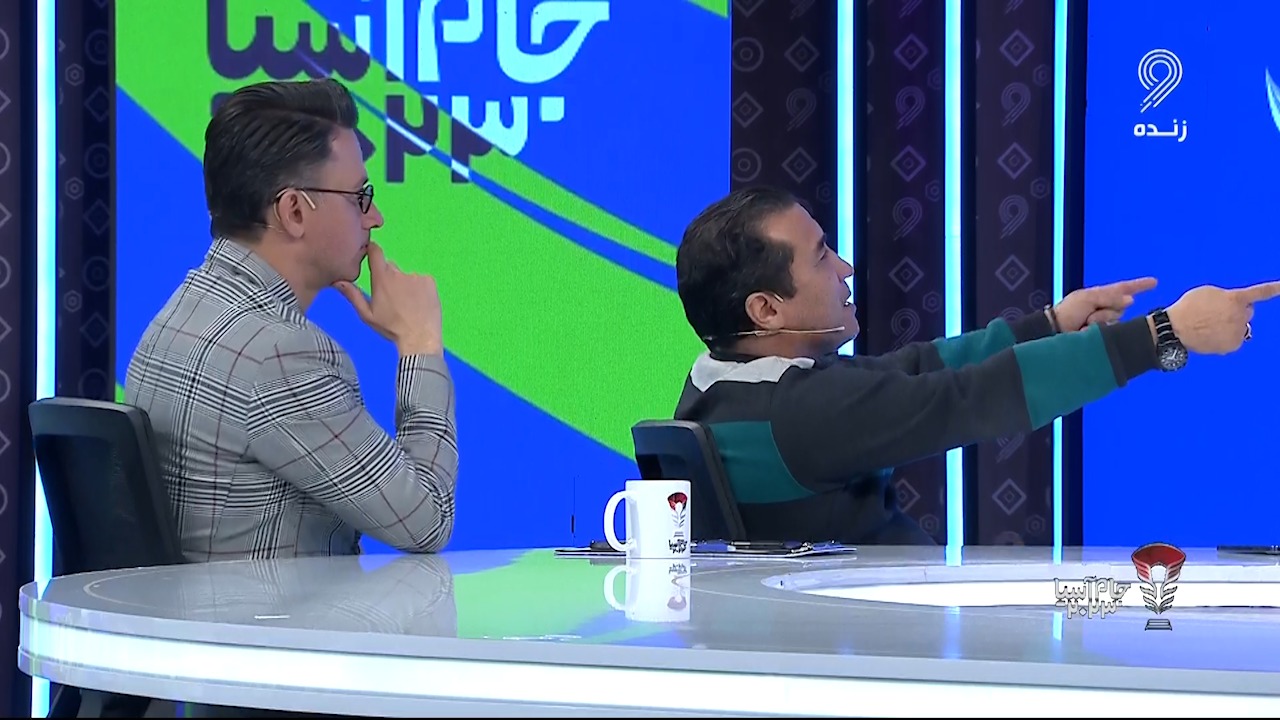 جام آسیا 2023/ خداداد عزیزی: بازیسازی نداریم و فقط زیر توپ می‌زنیم/ با توپ بلند پشت بازیکنان آن ها نمی‌توانیم موفق باشیم