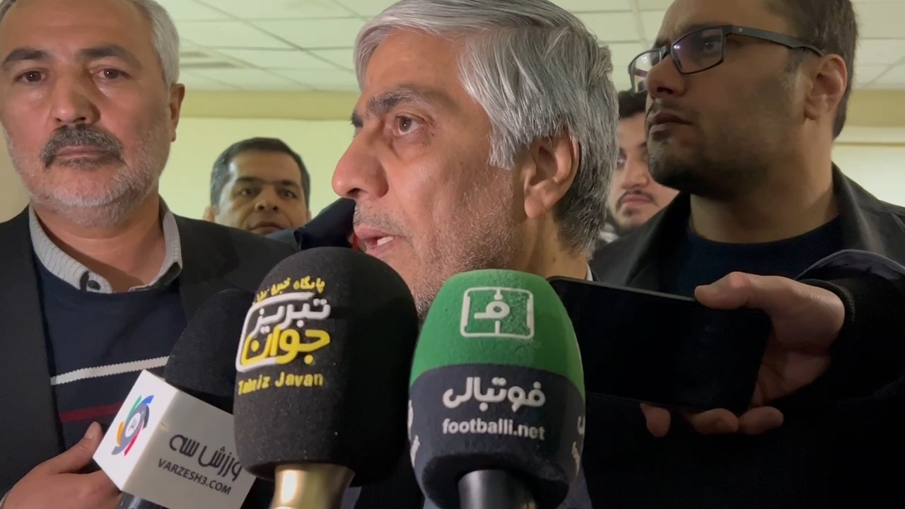 اختصاصی/ گفت و گو با کیومرث هاشمی وزیر ورزش در حاشیه سفر به تبریز