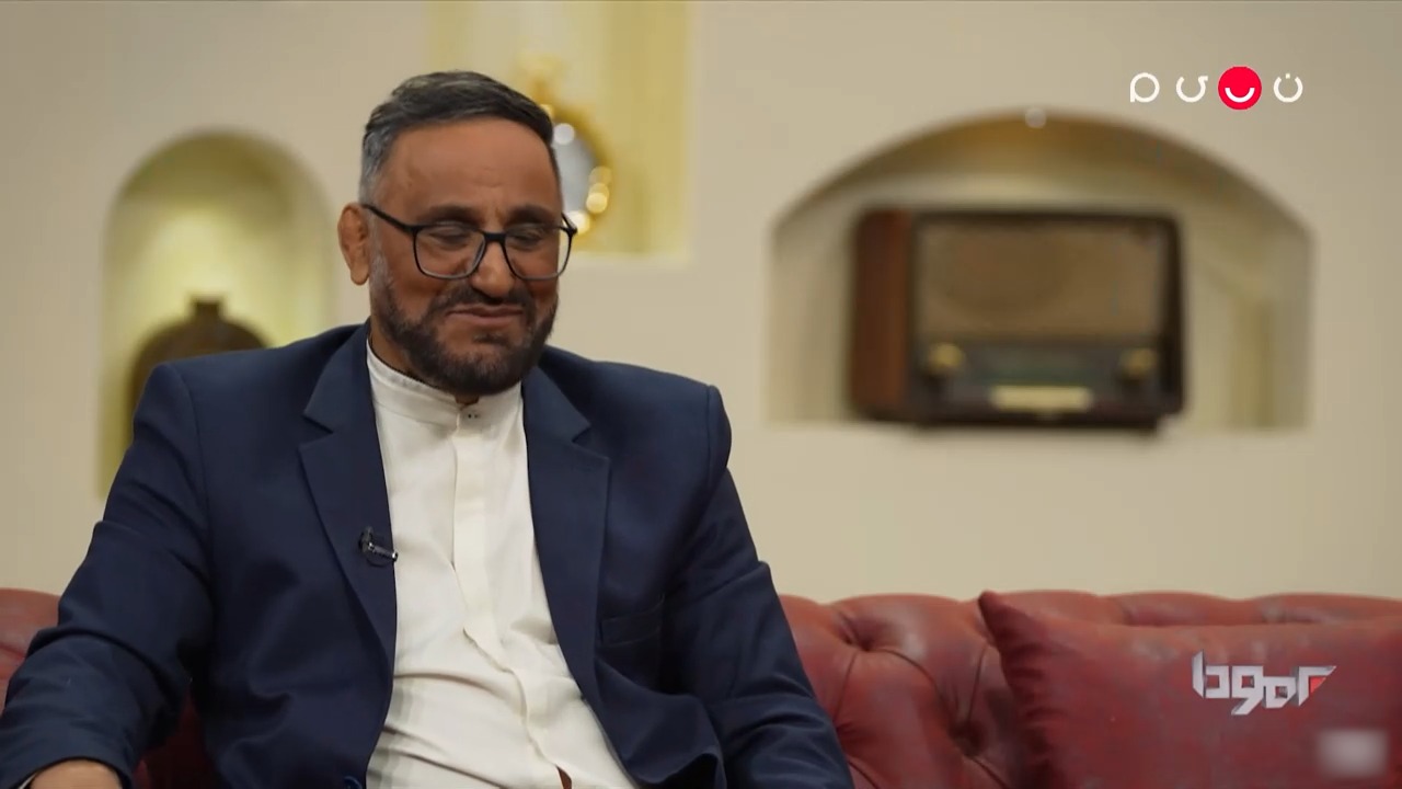 برمودا/ چالش تکمیل کامنت ها با احمد مجدزاده؛ همسرم گفت اگر بازیگر بشوی، از تو طلاق خواهم گرفت