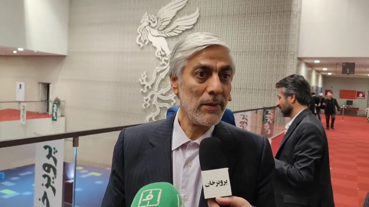 اختصاصی/ صحبتهای کیومرث هاشمی وزیر ورزش و جوانان در حاشیه اکران فیلم سینمایی پرویزخان