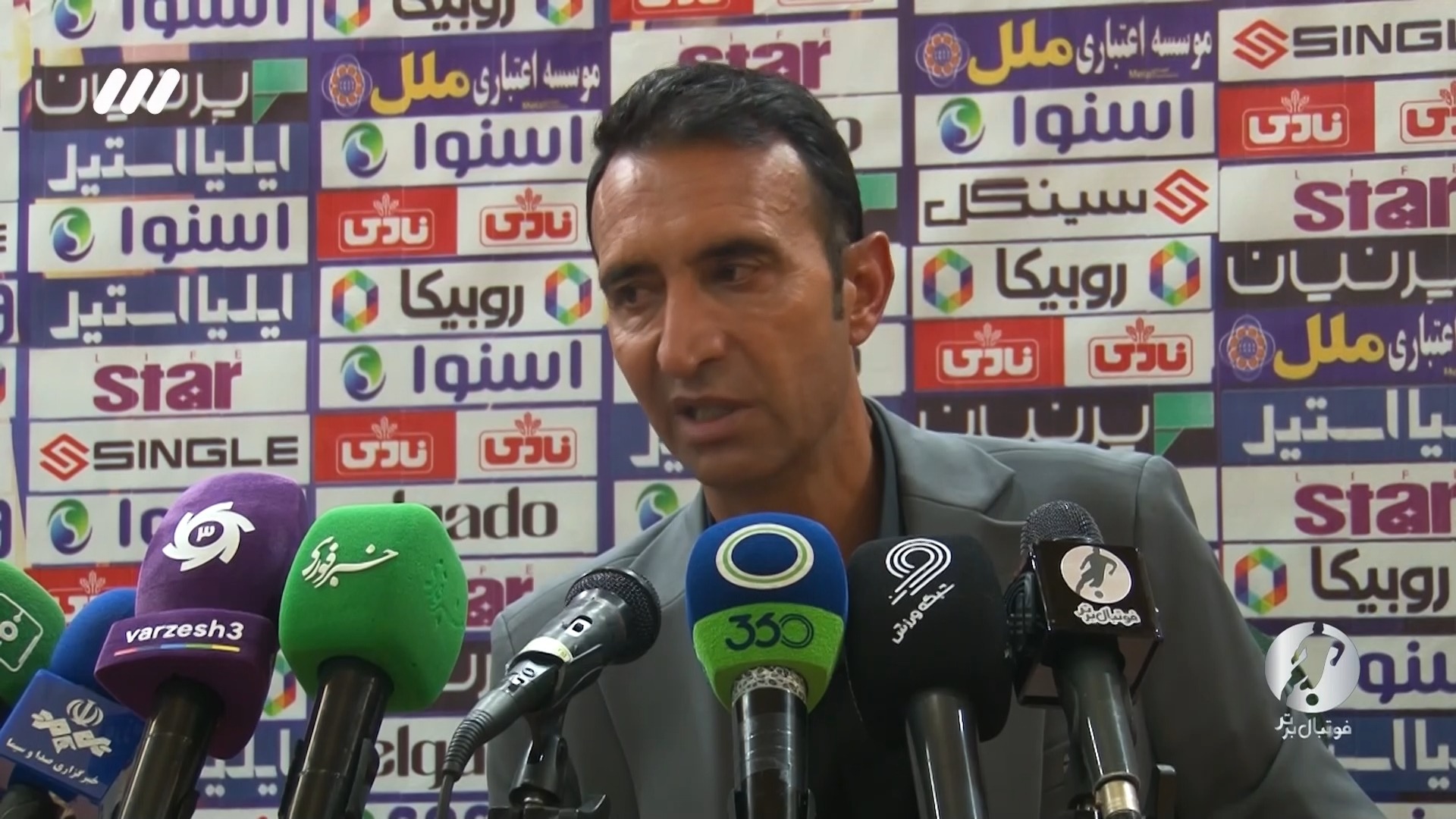 فوتبال برتر/ حواشی بازی پیکان 1-0 استقلال خوزستان و صحبت های افشاریان درباره VAR