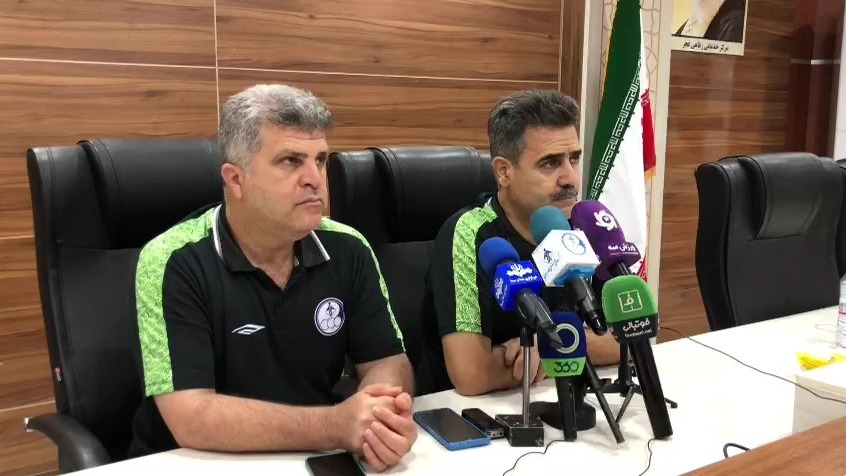 اختصاصی/ نشست خبری سیروس پورموسوی قبل از بازی استقلال خوزستان و صنعت نفت آبادان
