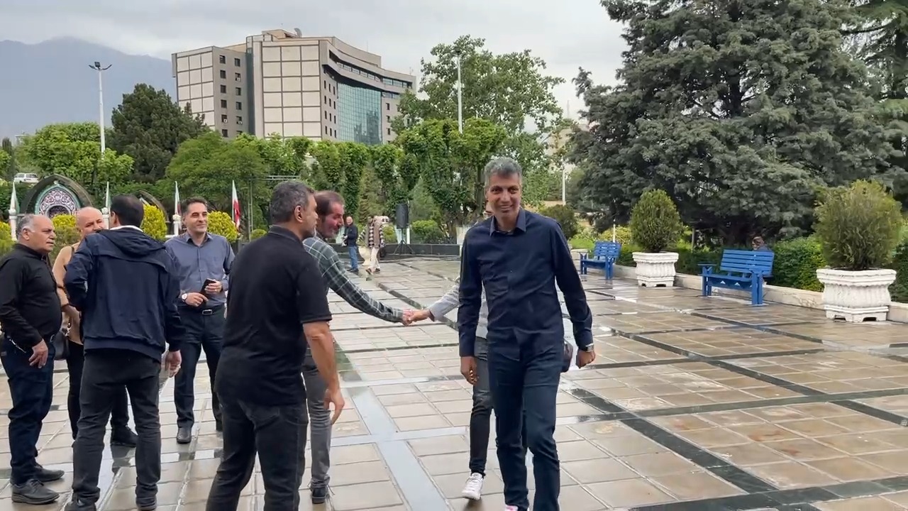 اختصاصی/ حضور عادل فردوسی پور، وزیر ورزش، درخشان و نبی در مراسم یادبود زنده یاد مسعود اسکویی