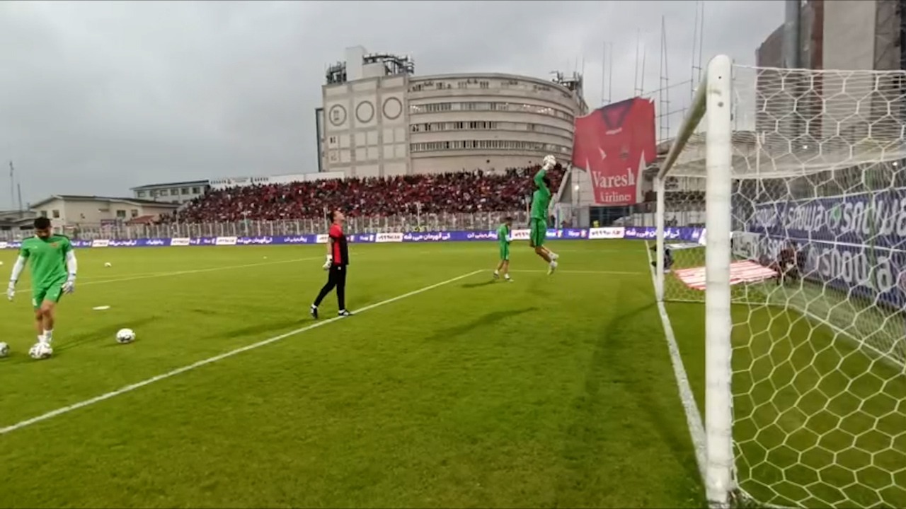 اختصاصی/ گرم کردن بیرانوند و لوان پولی دروازه بانان پرسپولیس و نساجی
