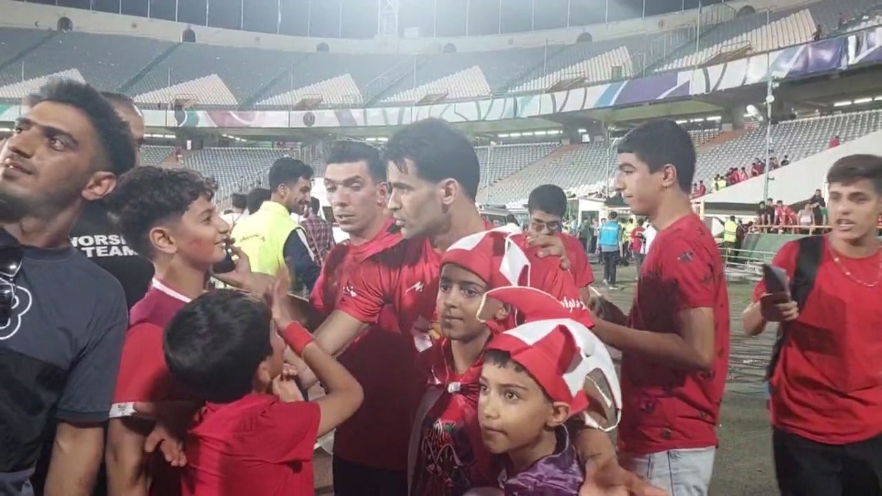 سلفی دو بازیکن پرسپولیس با هواداران