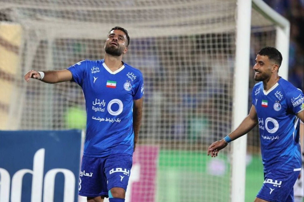 باشگاه استقلال قرارداد مرادمند را به طور خودکار تمدید کرد