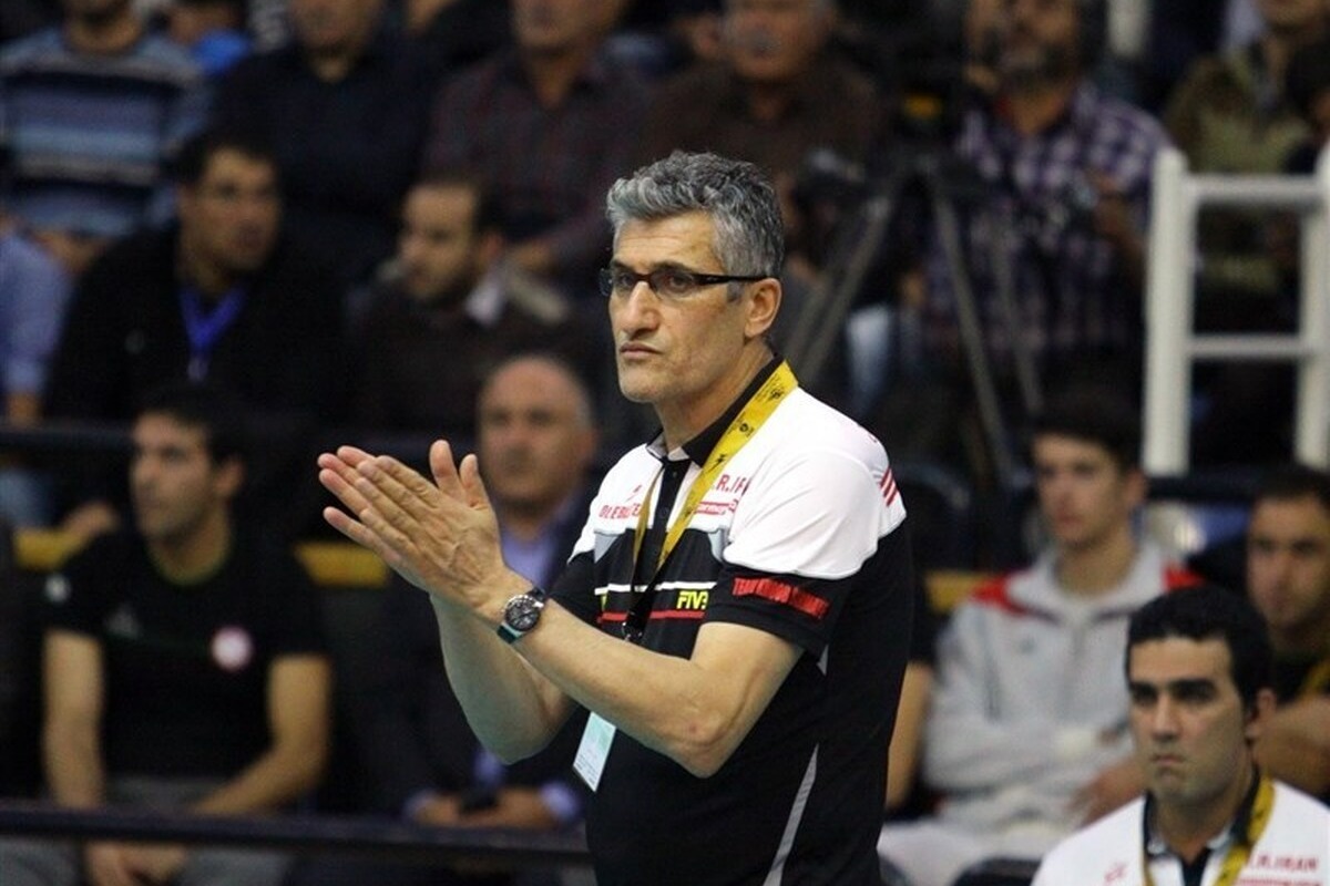 اعتراض هواداران استقلال به هلدینگ؛ این همه پرسپولیسی در تیم ما چه میکنند؟