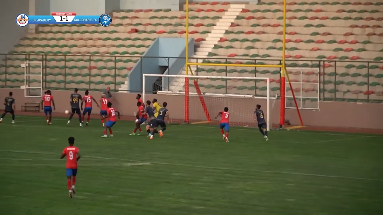 لحظاتی از تقابل گل گهر سیرجان با تیم JK academy football؛ نقش دلالها در بازی های آماتور برای تیم های ایرانی!
