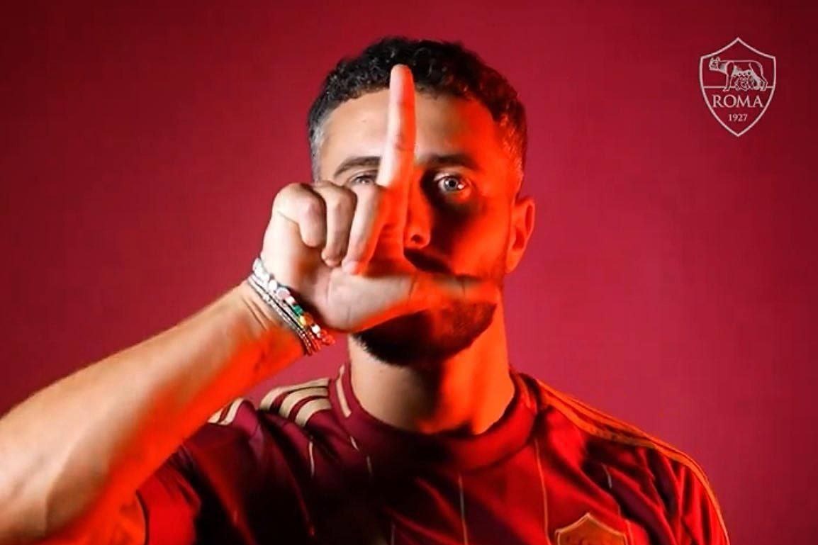 مدافع اسپانیایی به آ اس رم پیوست