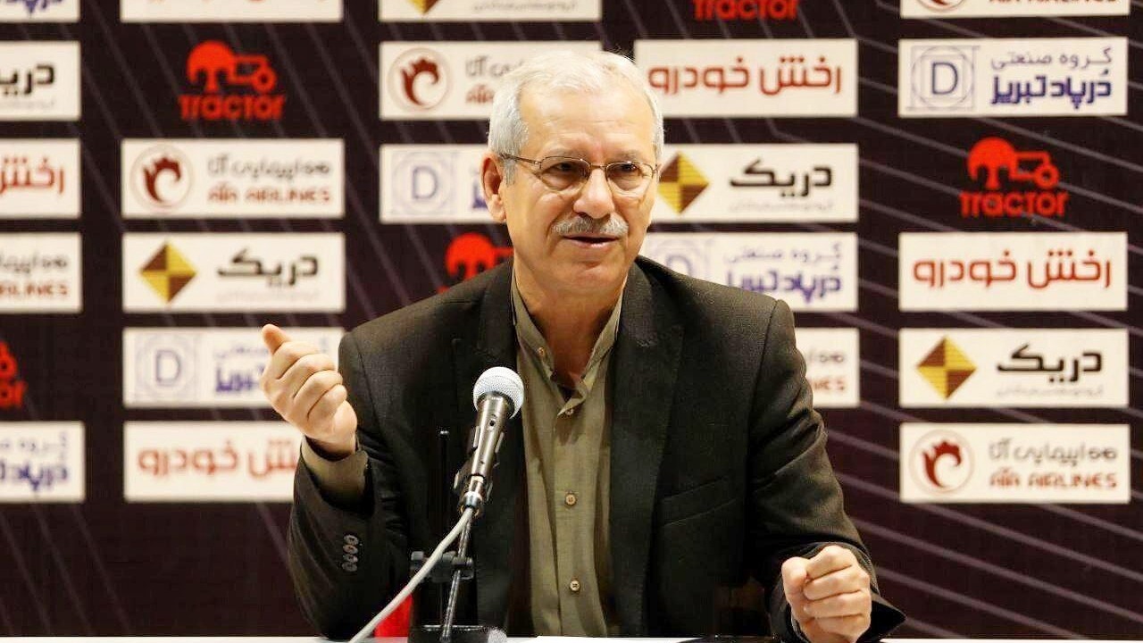 فوتبال برتر/ انتقادهای هوشنگ نصیرزاده از مدیریت باشگاه استقلال؛ به شما ربطی ندارد که دخالت می‌کنید!