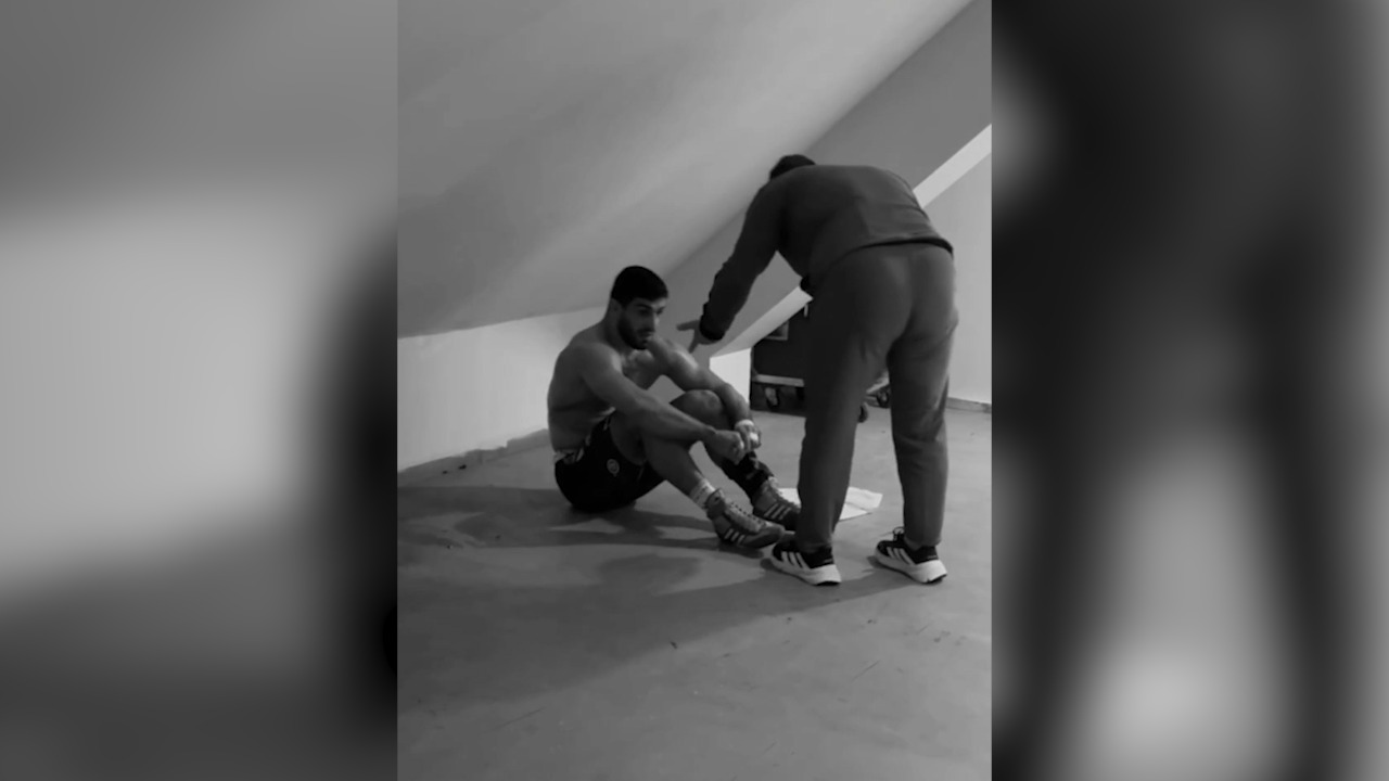 افسوس کامران قاسم پور بعد از باخت مقابل سعداللهیف در 5 ثانیه پایانی