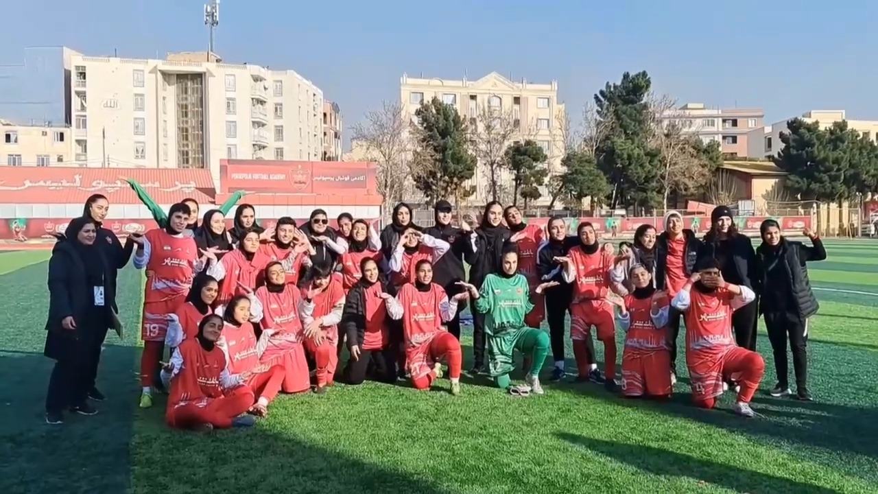 کلیپ اختصاصی فوتبالی از صعود تیم بانوان پرسپولیس به لیگ برتر