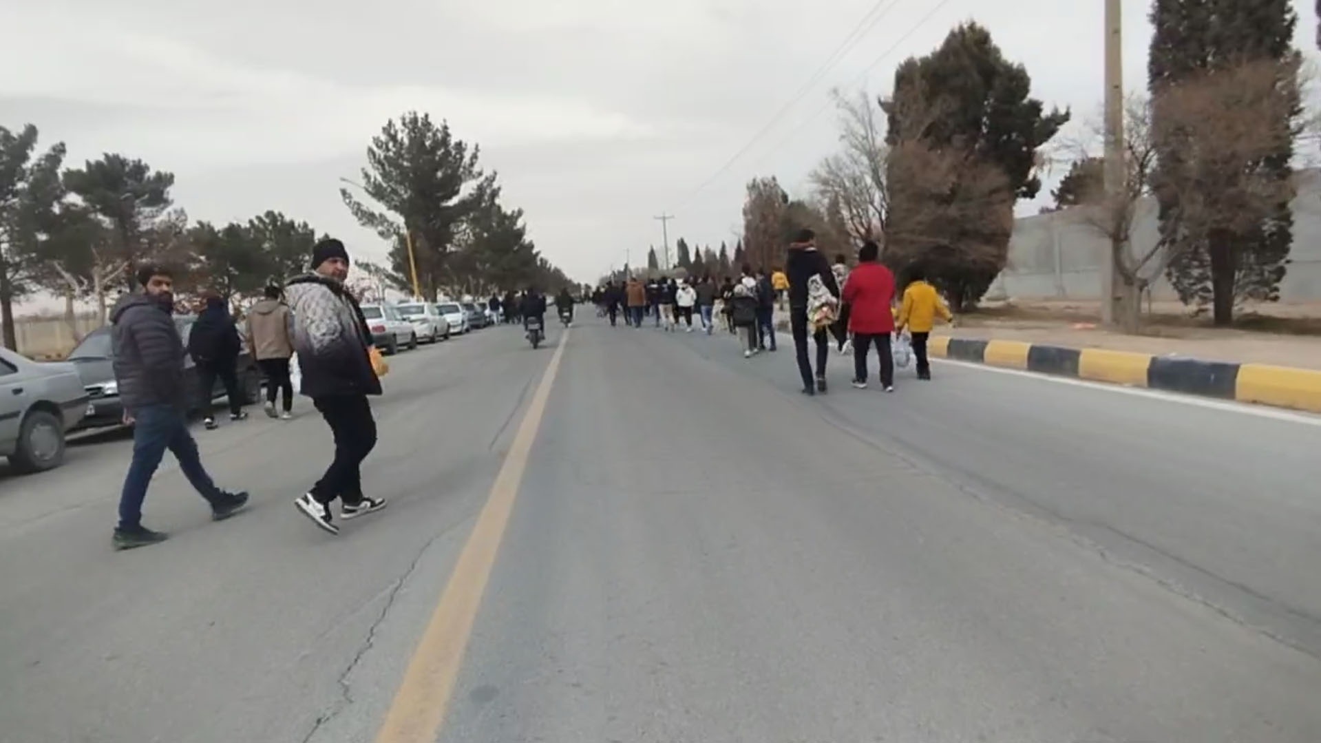 سیل عظیم هواداران در راه ورزشگاه نقش جهان فوتبالی | 