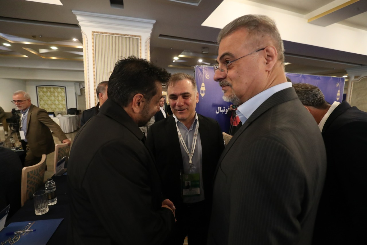 نظری جویباری: امیدوارم فدراسیون تیمها را رنگی نبیند