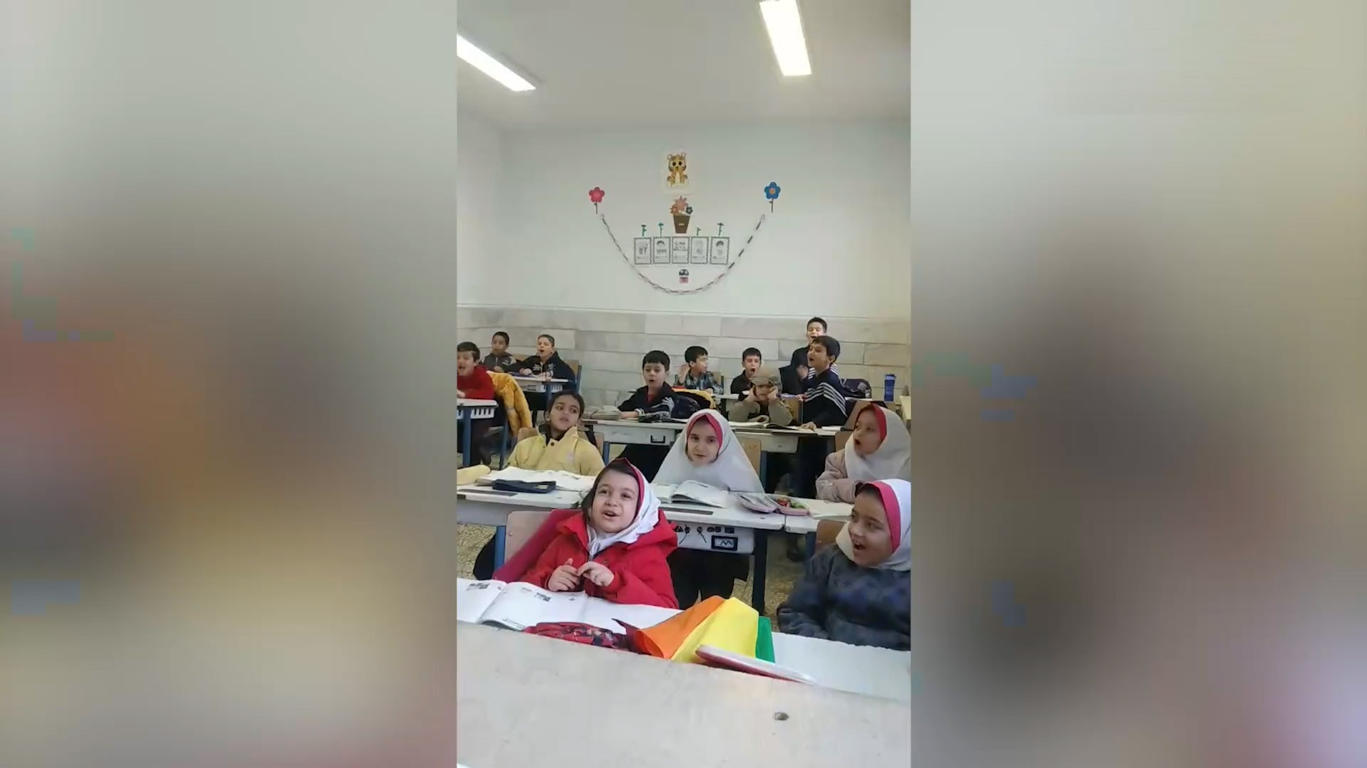 ویدیوی جالبی از دانش آموزان دختر اراکی در حمایت از تیم آلومینیوم