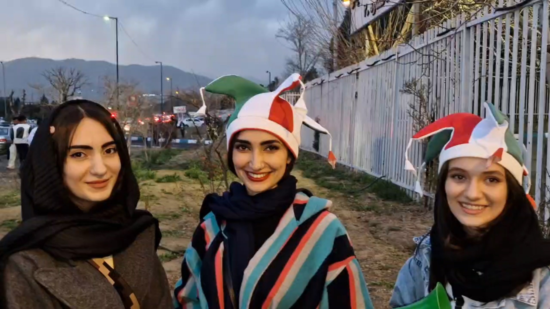 بانوی هوادار تیم ملی که نمی دانست رقیب ایران کیست!