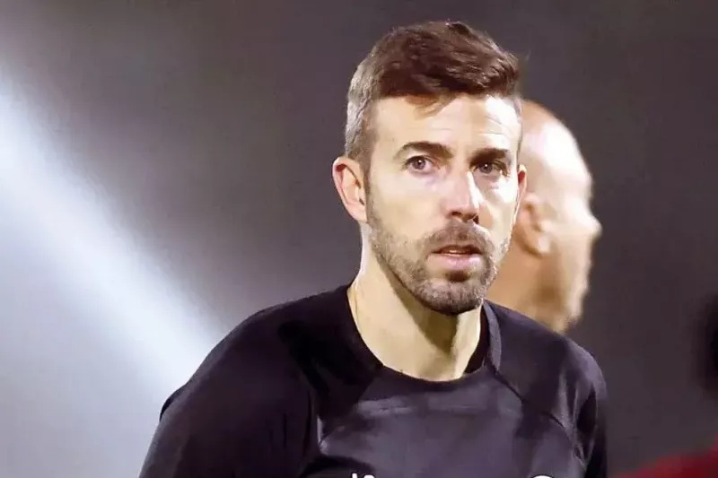 سرمربی تیم قهرمان آسیا را هر چه زودتر اخراج کنید!
